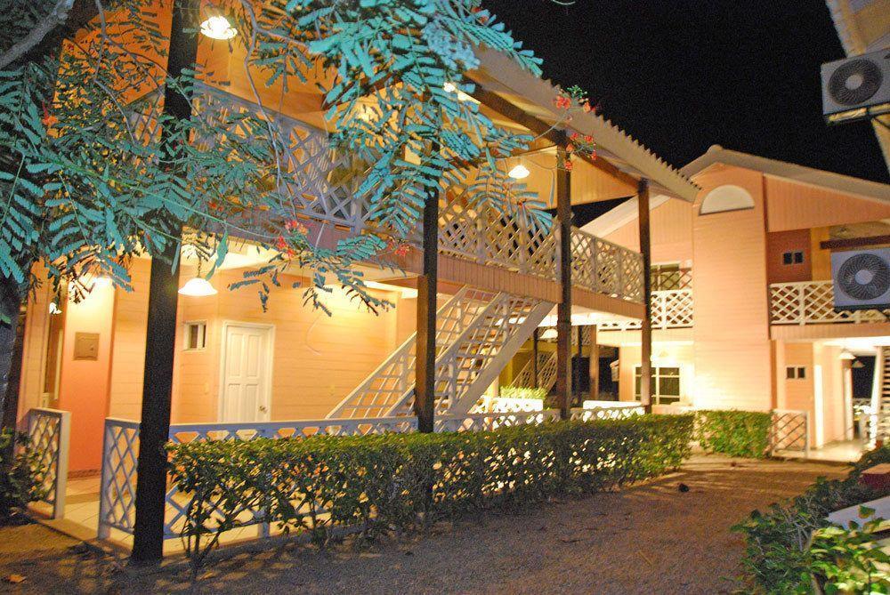 Hotel Vistamar Beachfront Resort & Conference Center โปโชมิล ภายนอก รูปภาพ